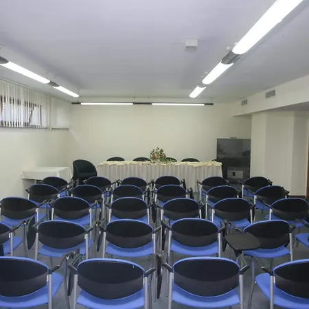 Hotel Pirin & 4*